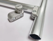 Zilverkleurige aluminium buisconnector die een vast ADC12 flexibel ellebooggewricht ondersteunt